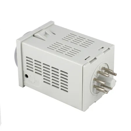 Температурный контроллер с аналоговым управлением, 48х48х82 мм,вход Pt100, 0...400C, выход реле, ON/OFF, 230VAC, электросоединение под розетку 8pin